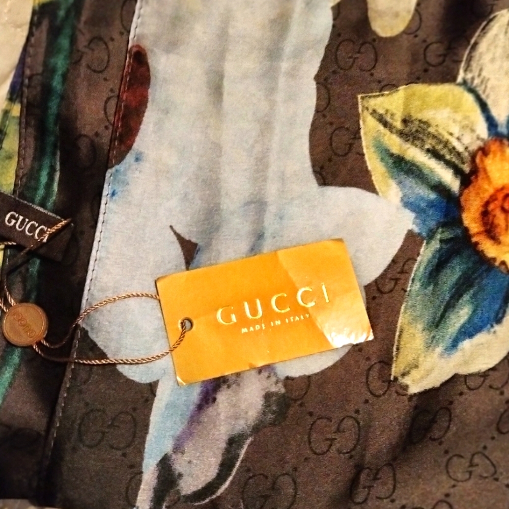 Gucci wrap/scarf multi colored flowers w/dragon flies